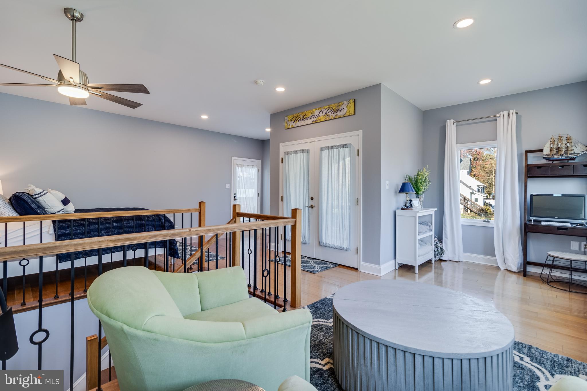 CHRISTMAS HILL - Residential