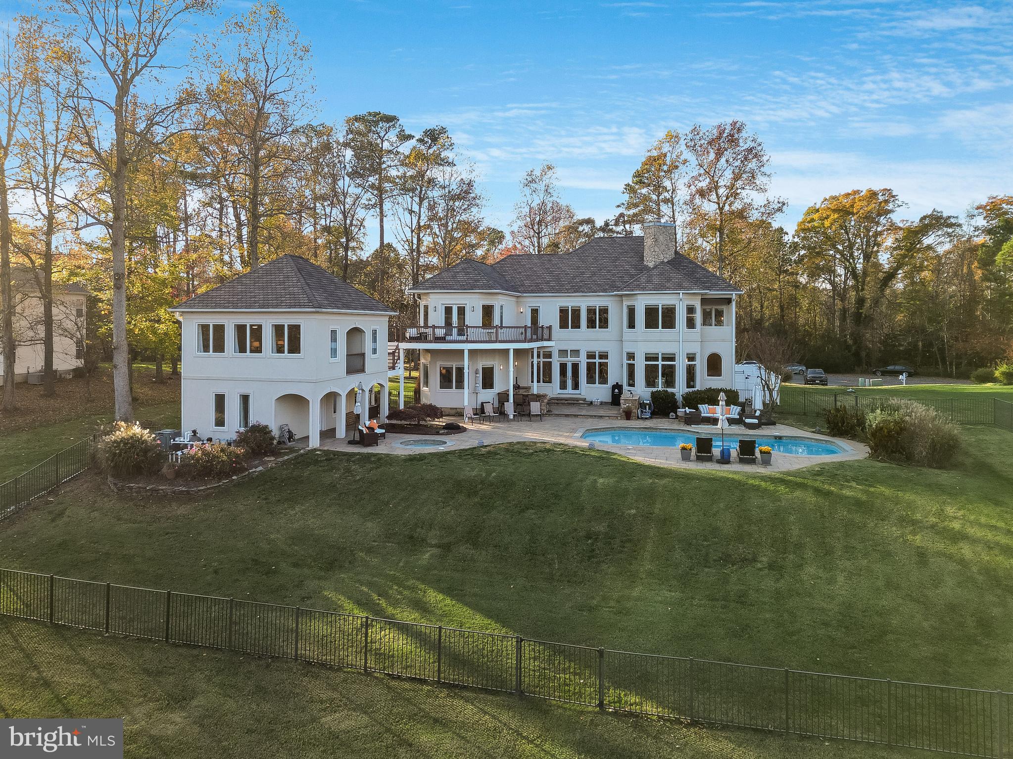 CHRISTMAS HILL - Residential