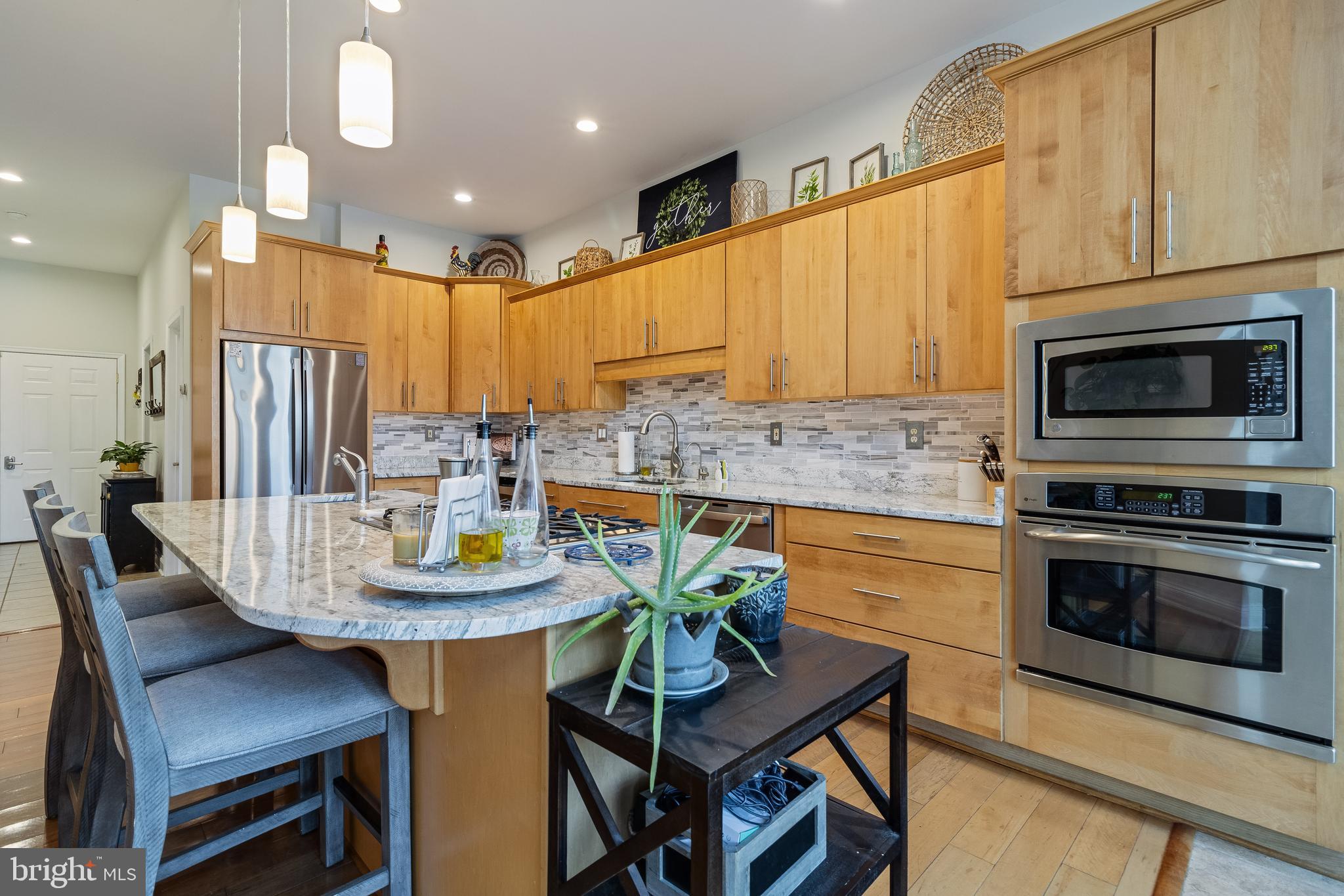 CHRISTMAS HILL - Residential