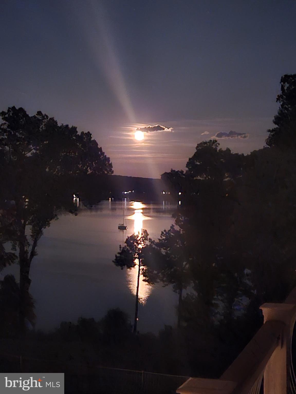 CHRISTMAS HILL - Residential