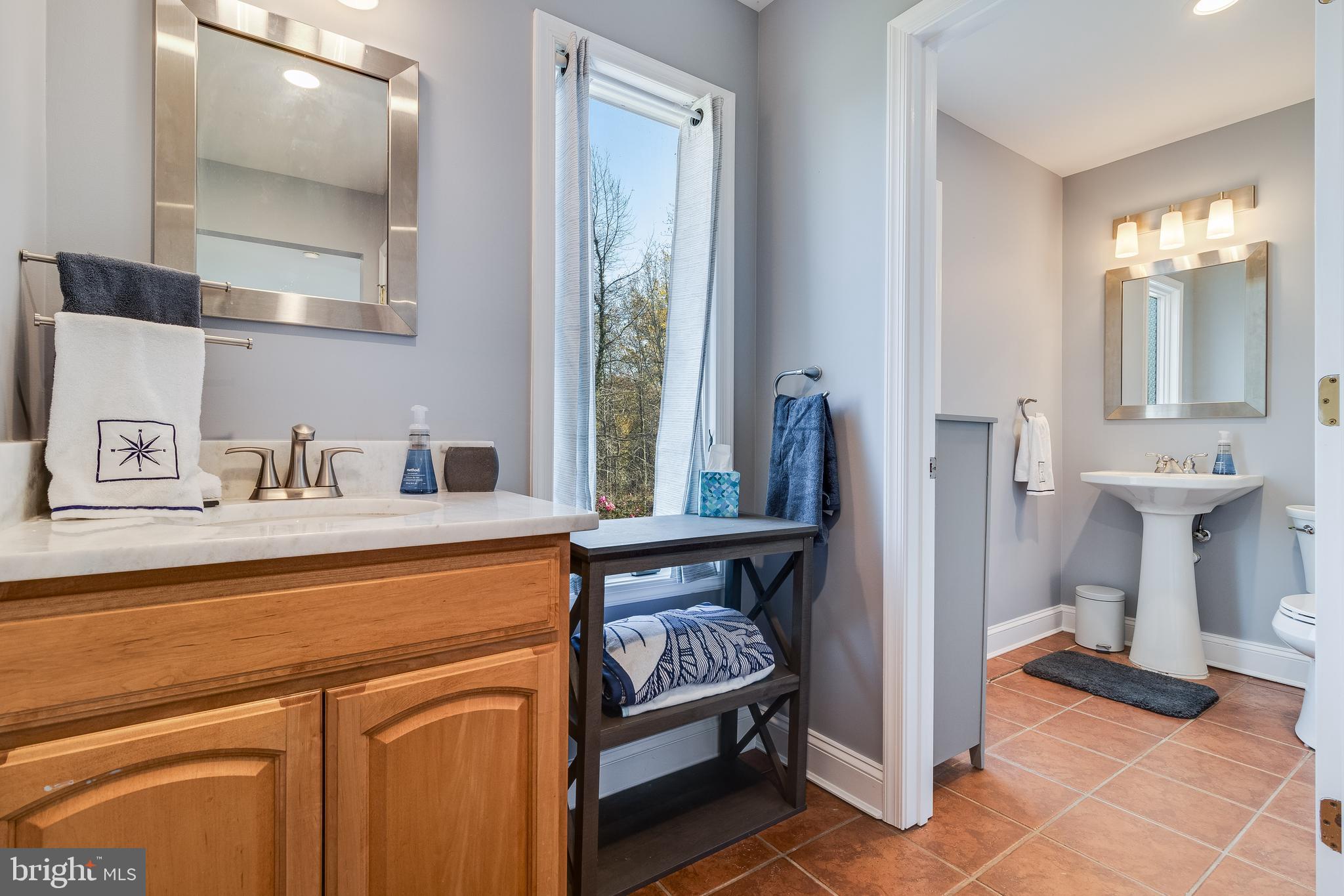 CHRISTMAS HILL - Residential