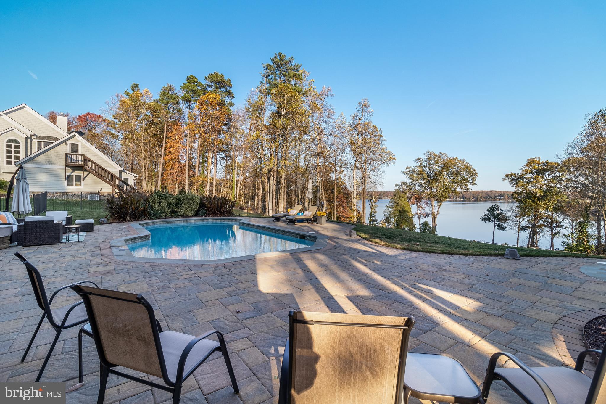 CHRISTMAS HILL - Residential