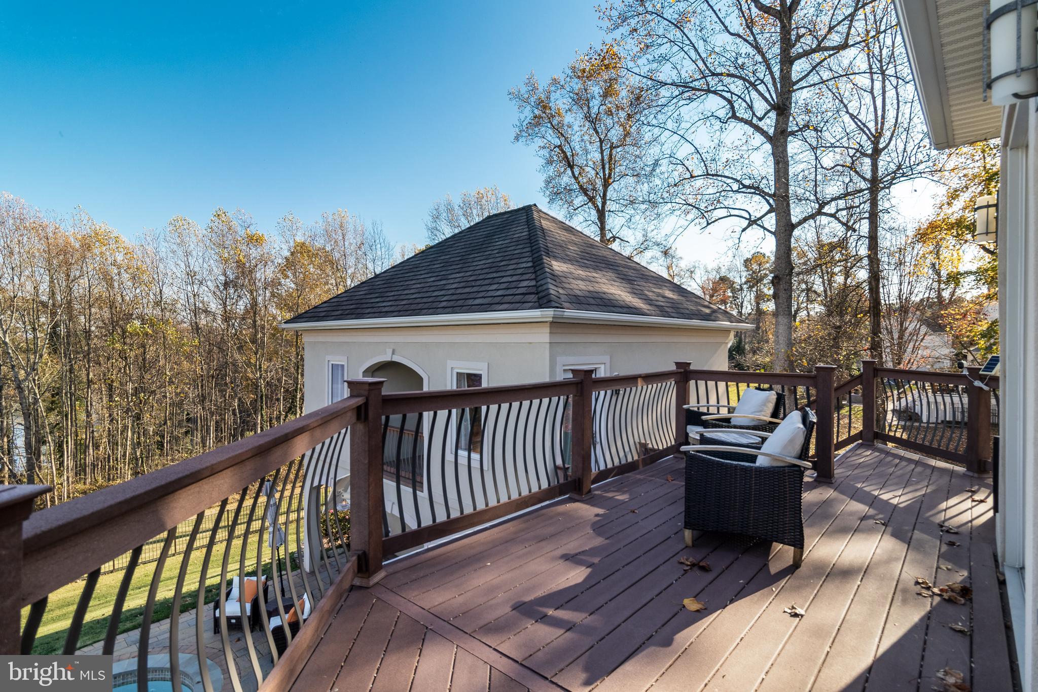 CHRISTMAS HILL - Residential