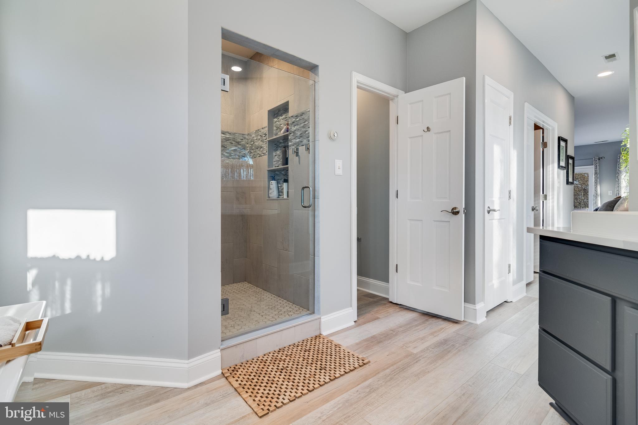 CHRISTMAS HILL - Residential