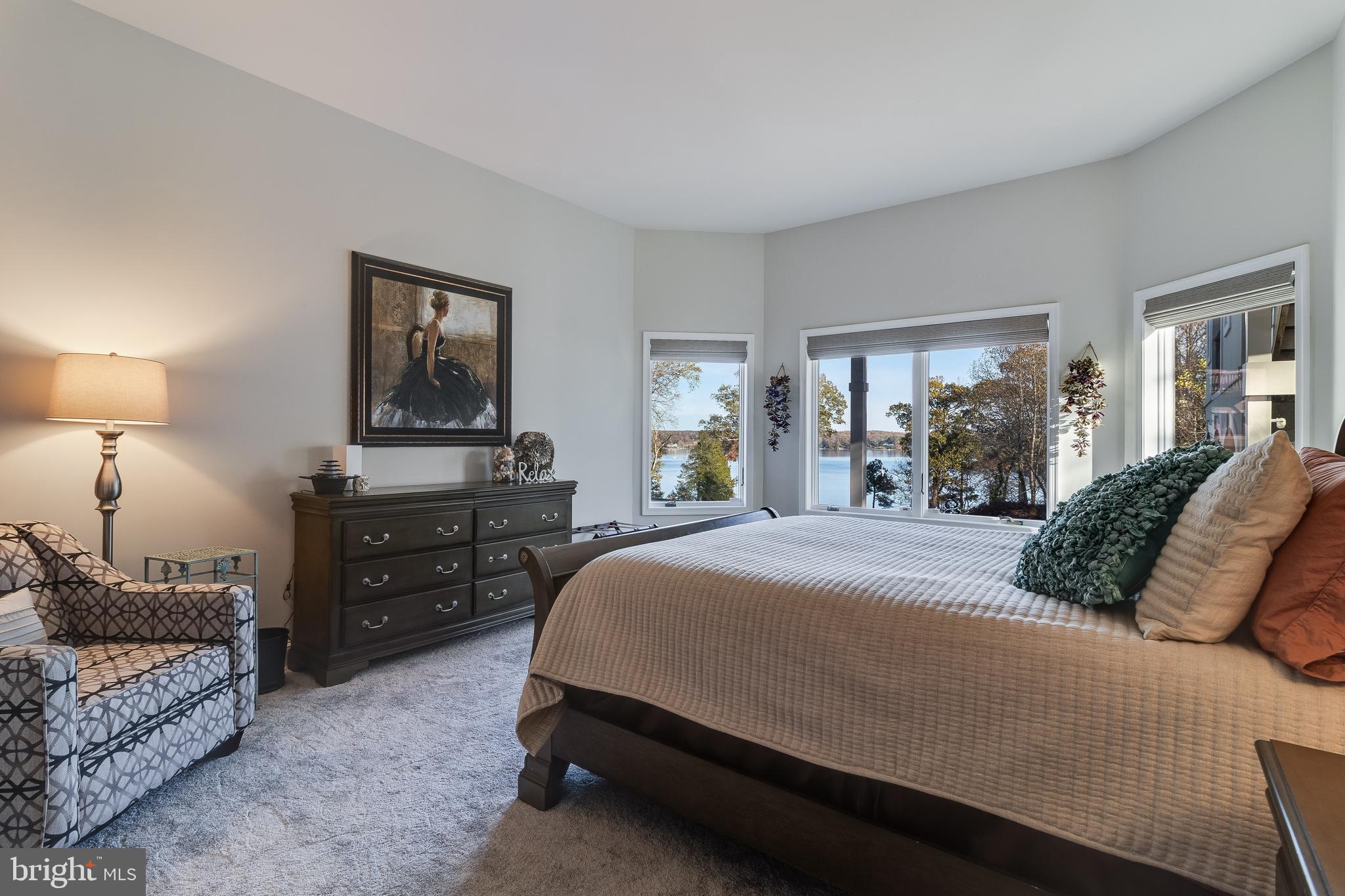 CHRISTMAS HILL - Residential