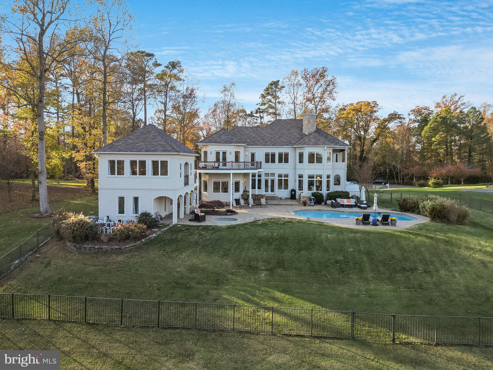 CHRISTMAS HILL - Residential