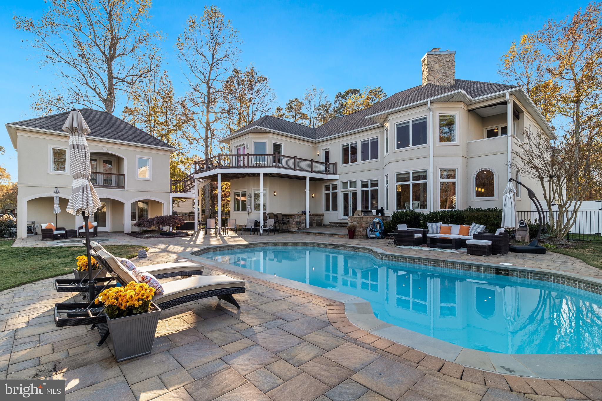 CHRISTMAS HILL - Residential