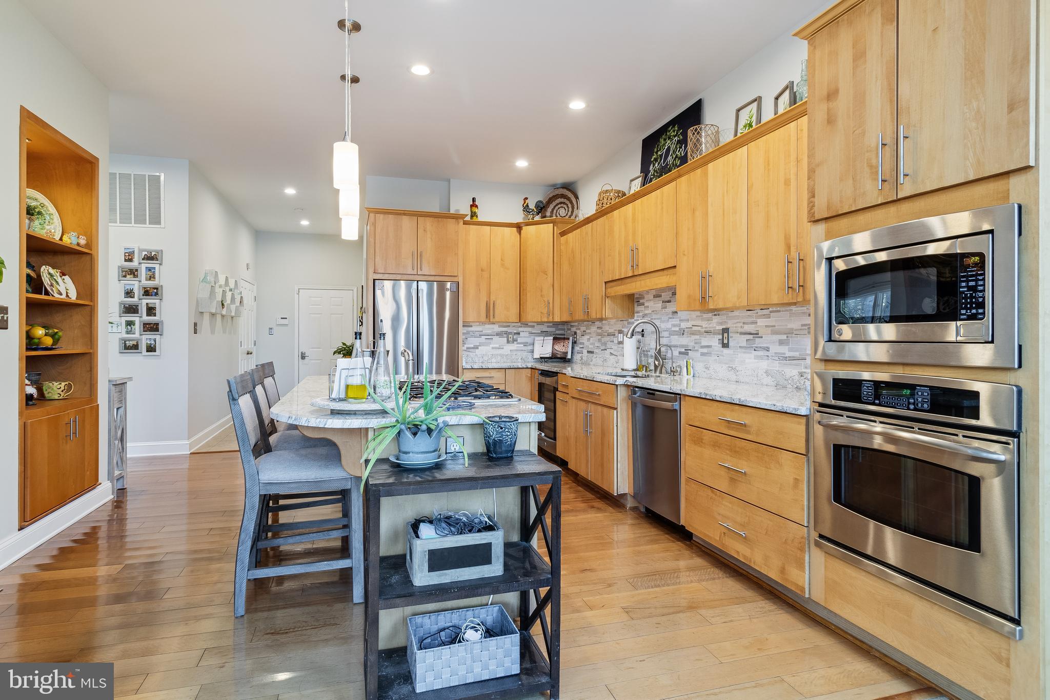 CHRISTMAS HILL - Residential