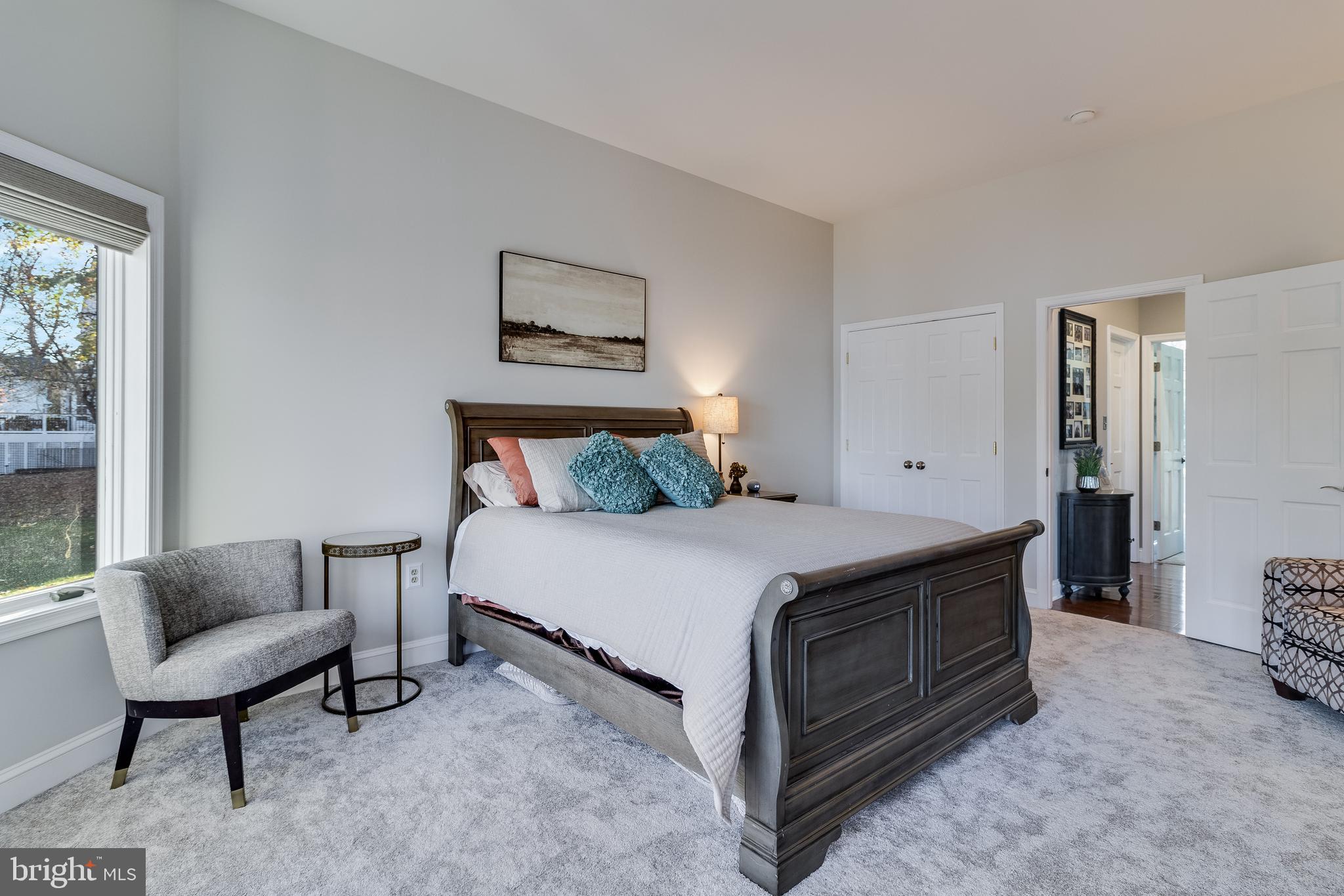 CHRISTMAS HILL - Residential