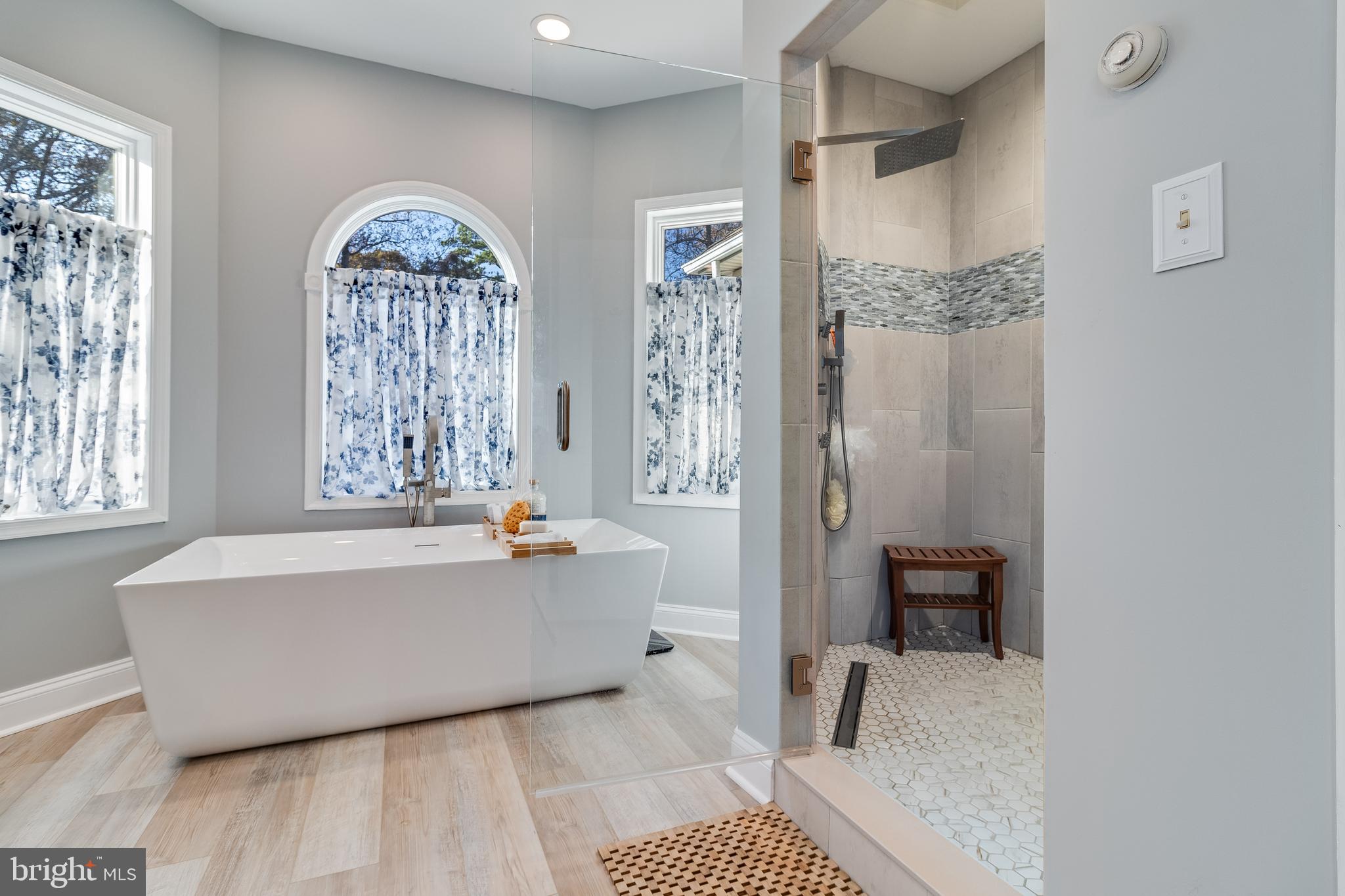 CHRISTMAS HILL - Residential