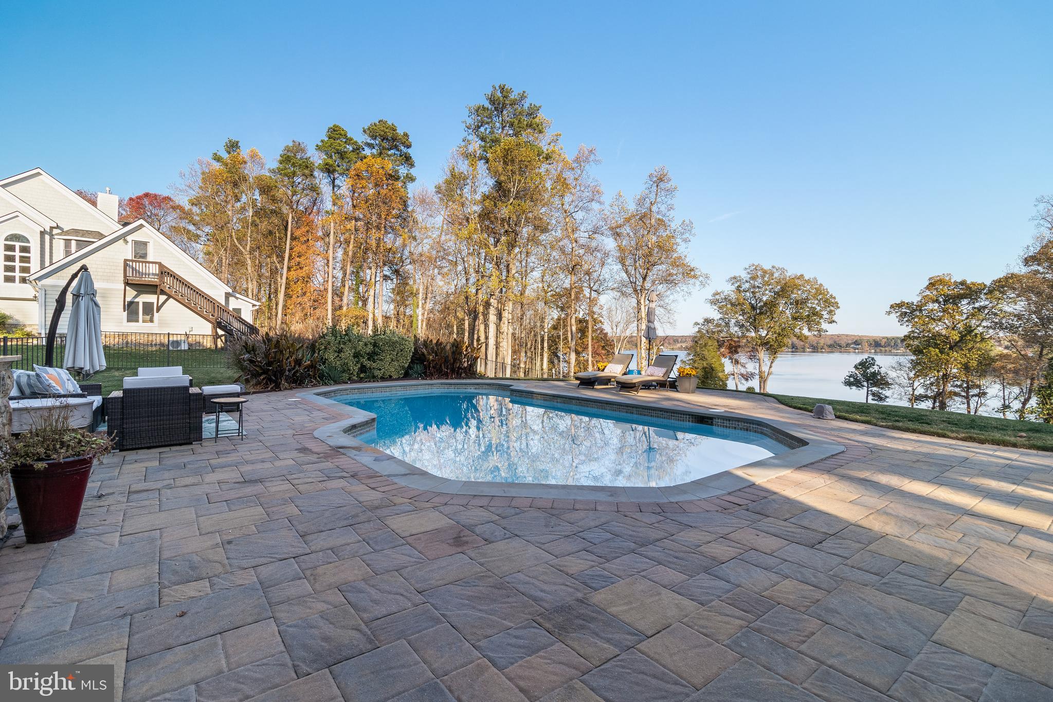 CHRISTMAS HILL - Residential