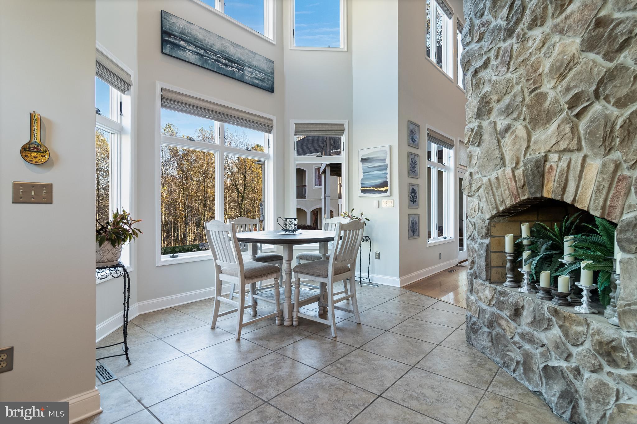 CHRISTMAS HILL - Residential