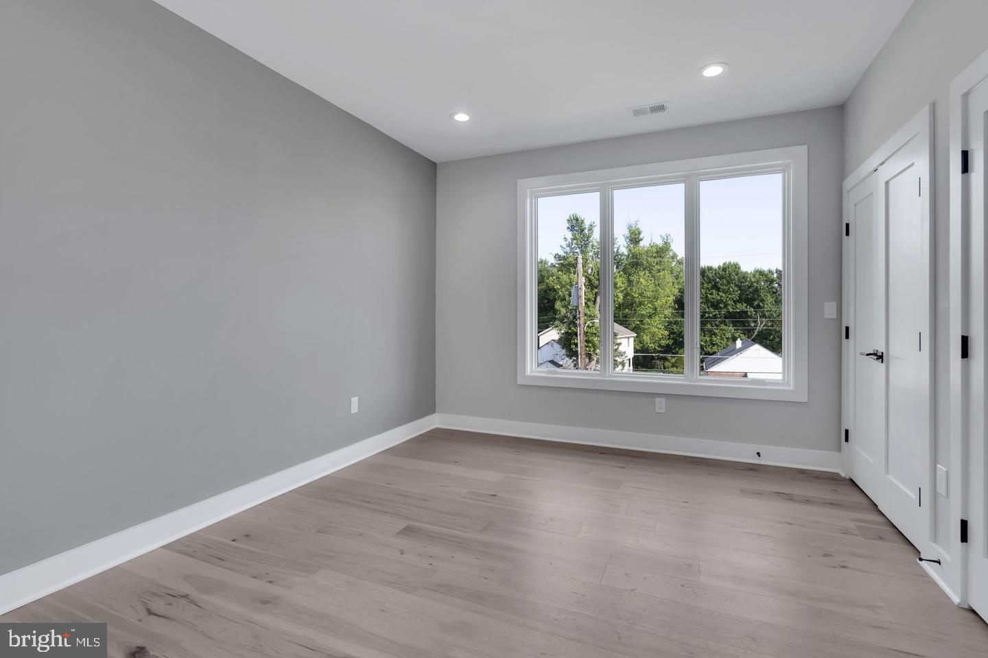 PIMMIT HILLS - Residential