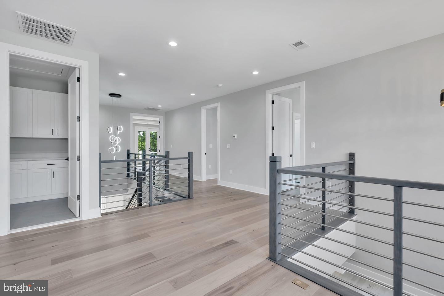 PIMMIT HILLS - Residential