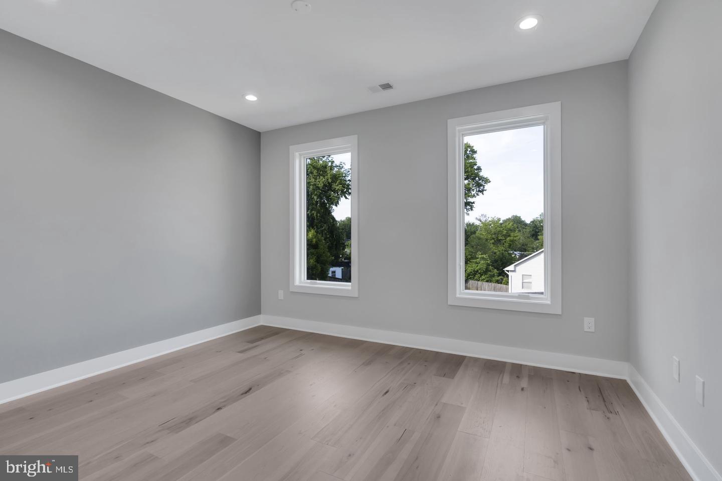 PIMMIT HILLS - Residential