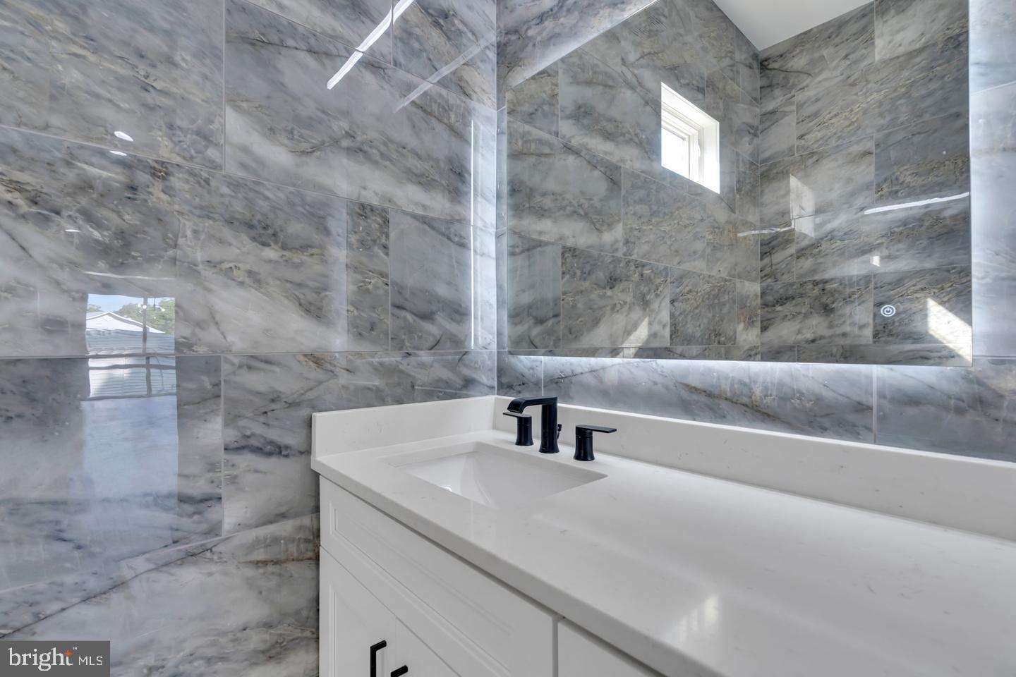 PIMMIT HILLS - Residential