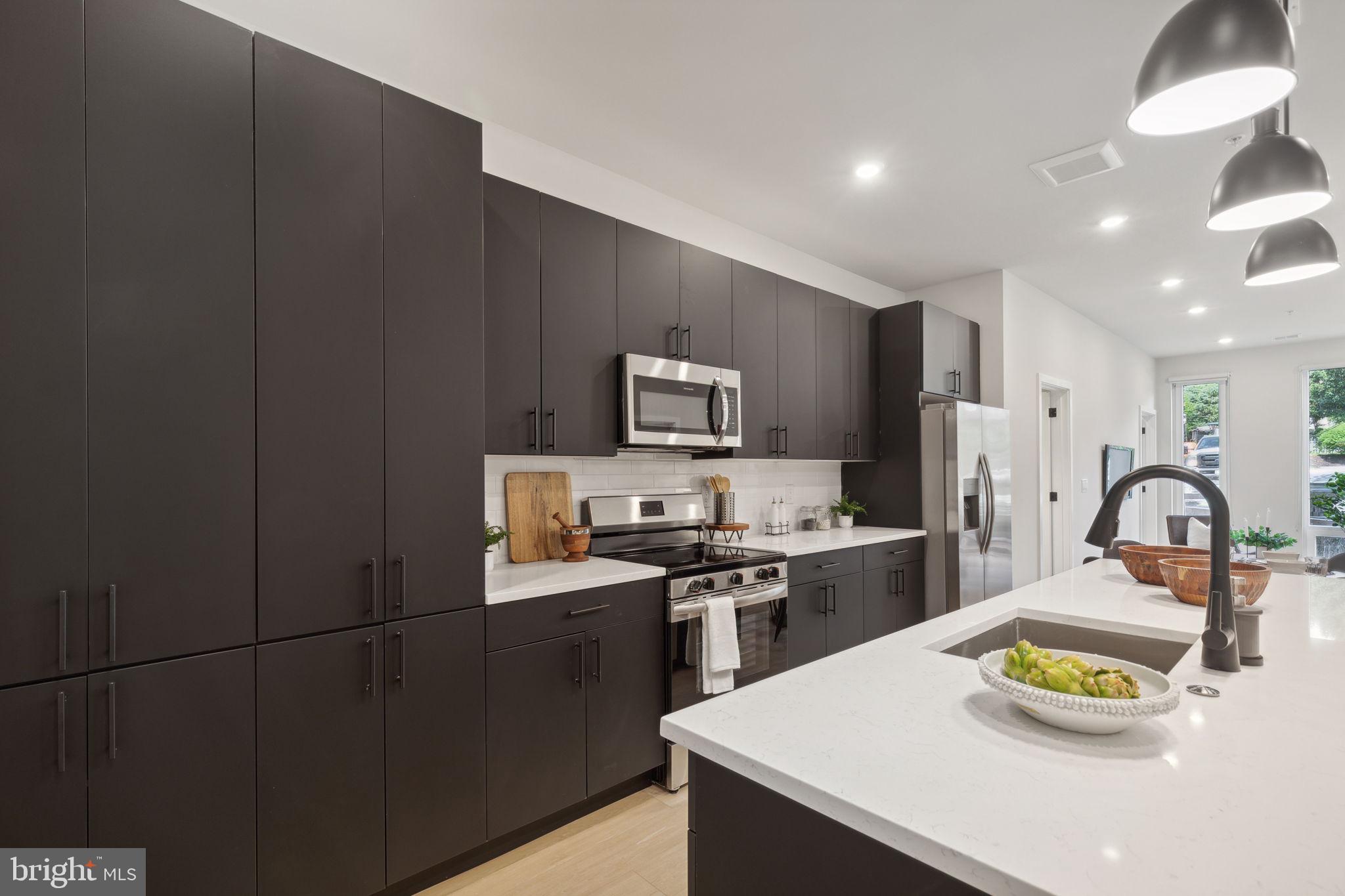 ROXBOROUGH - Residential Lease