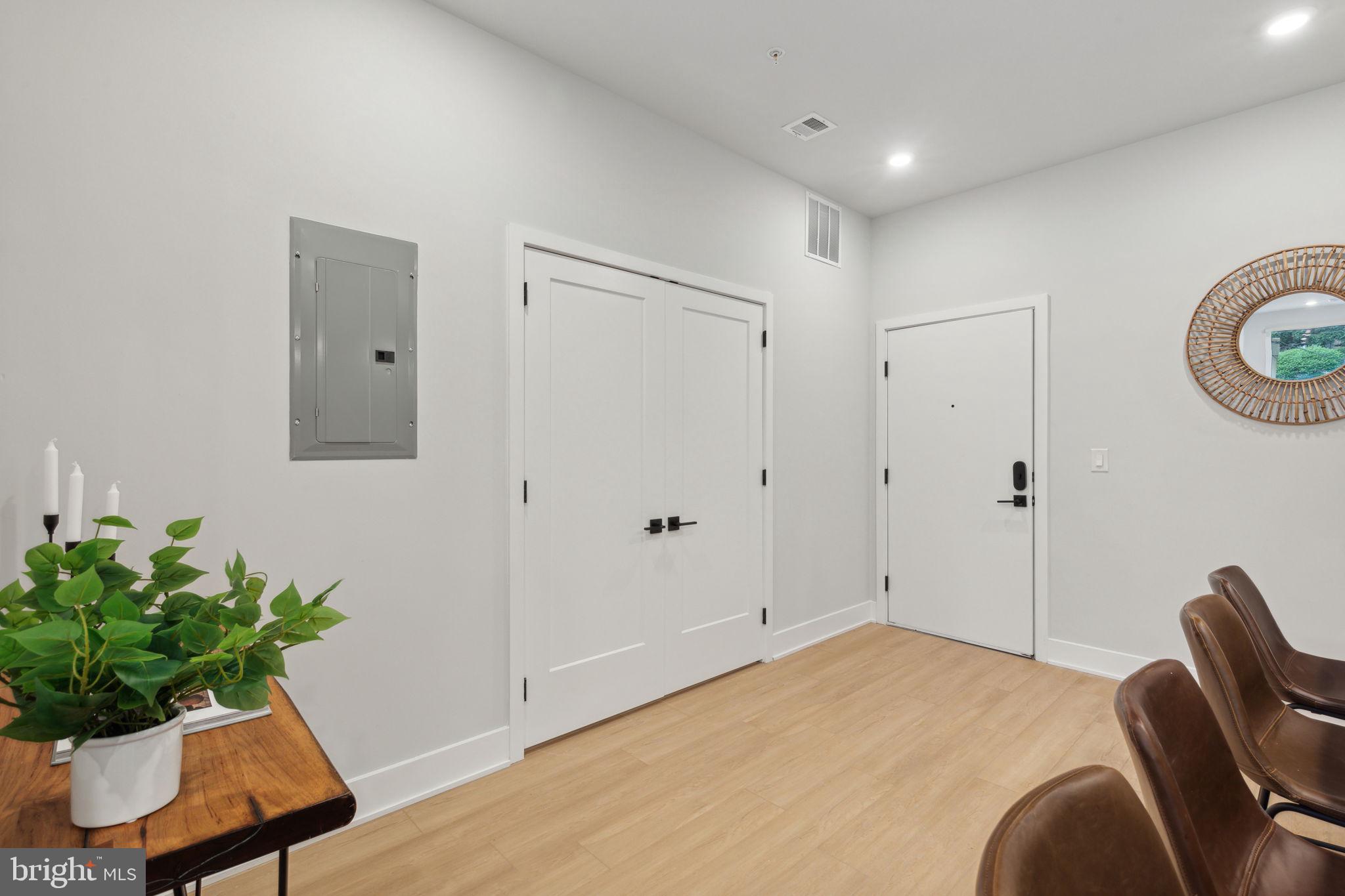 ROXBOROUGH - Residential Lease