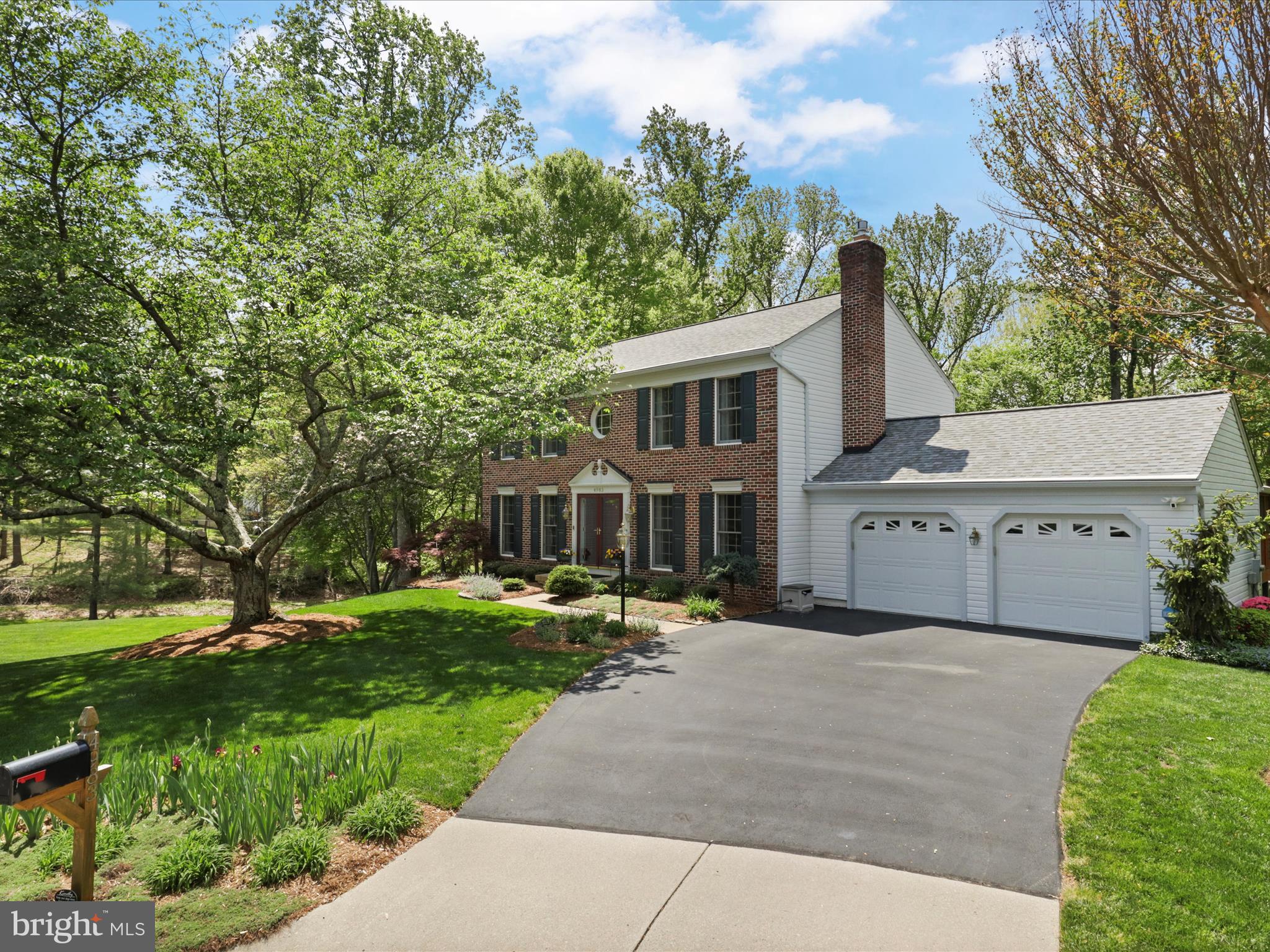 4983 MANOR HOUSE COURT