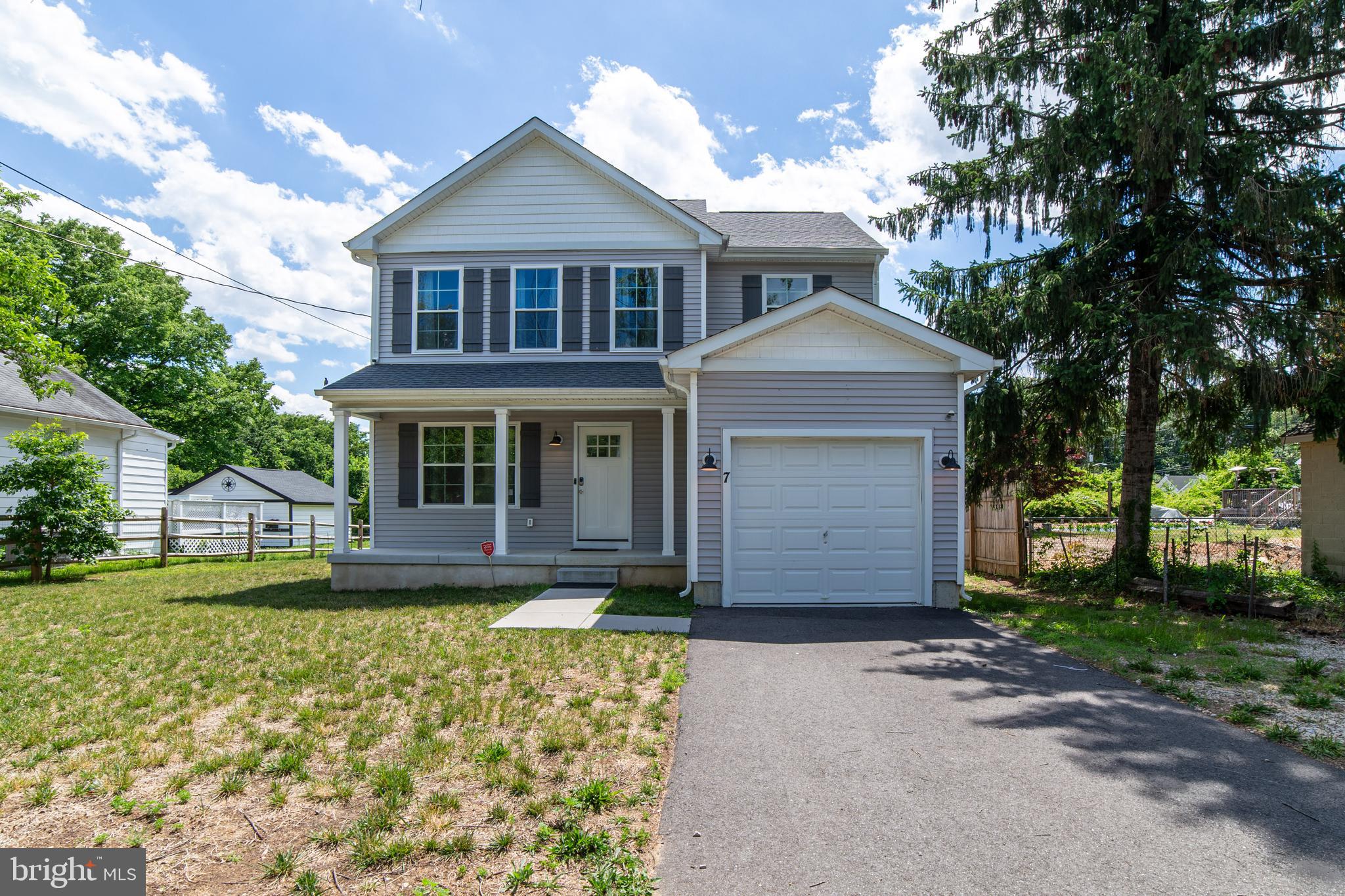 7 HOUSTON AVENUE
