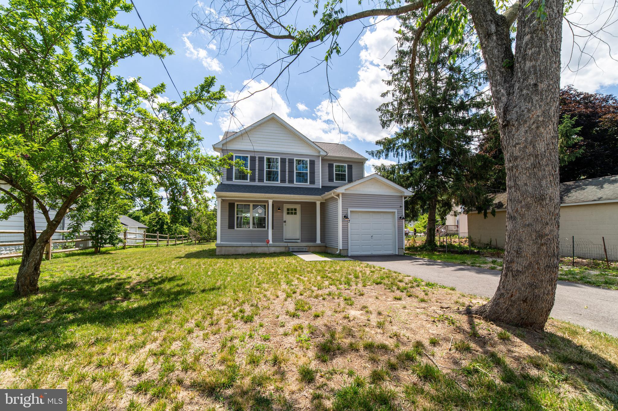 7 HOUSTON AVENUE