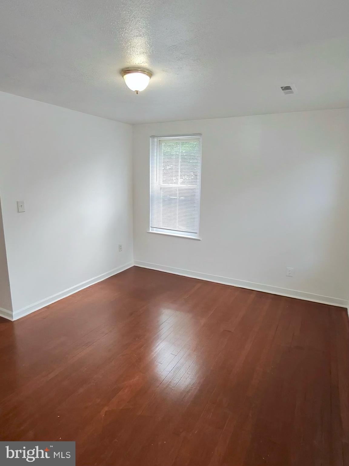 407 LEBAUM STREET SE 1