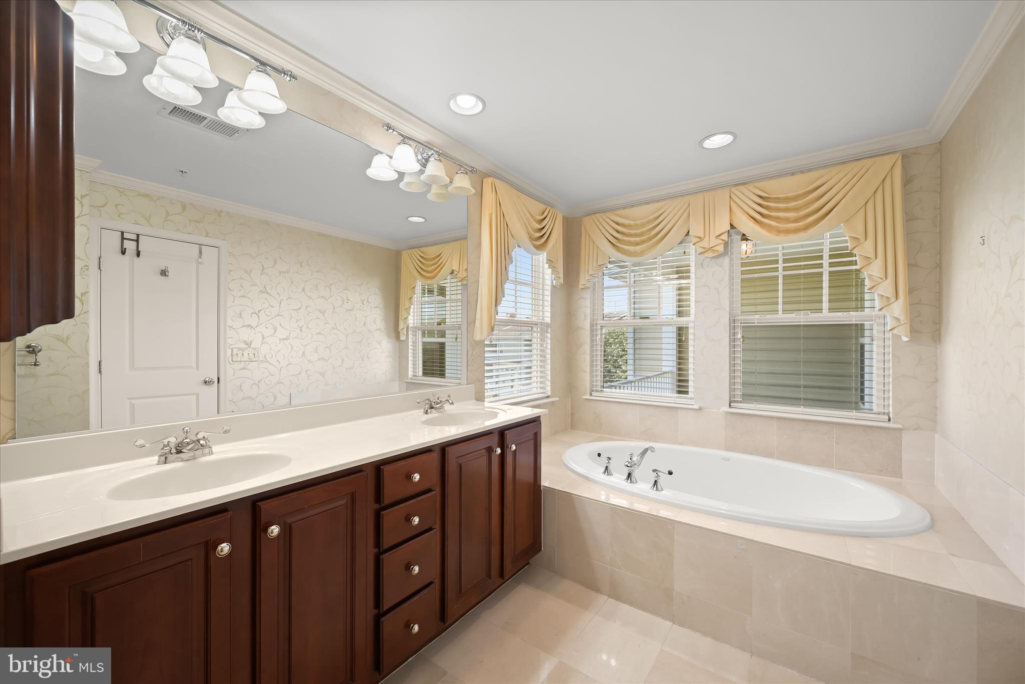 STONE LAKE - Residential
