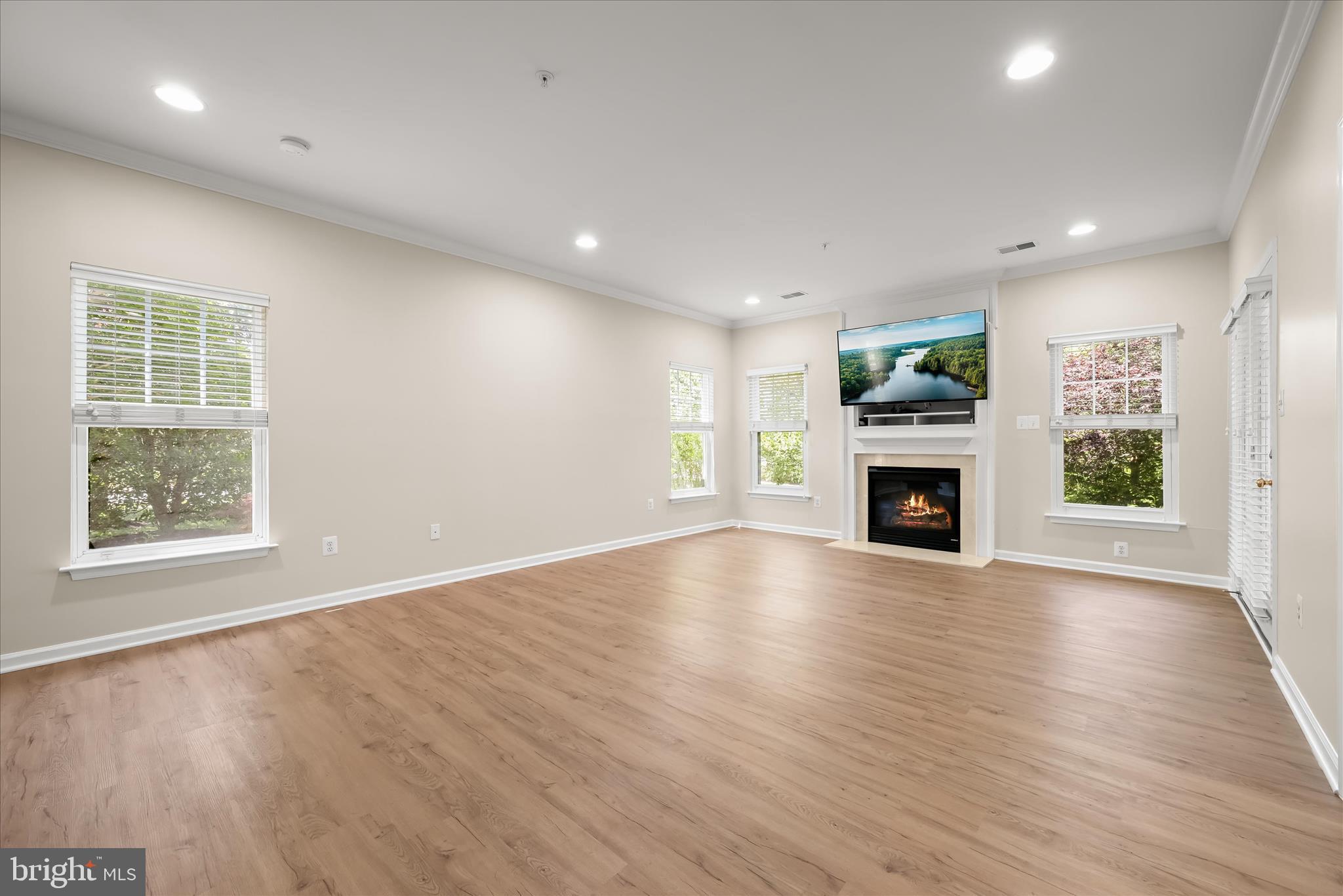 STONE LAKE - Residential