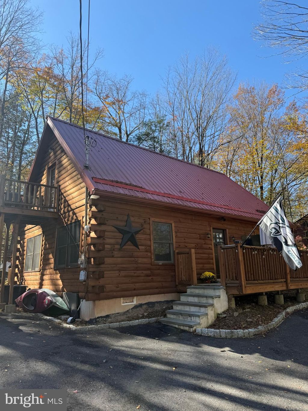 Photo of 199 Lakeview Drive W, LAKE ARIEL, PA 18436 (MLS # PAWN2000782)