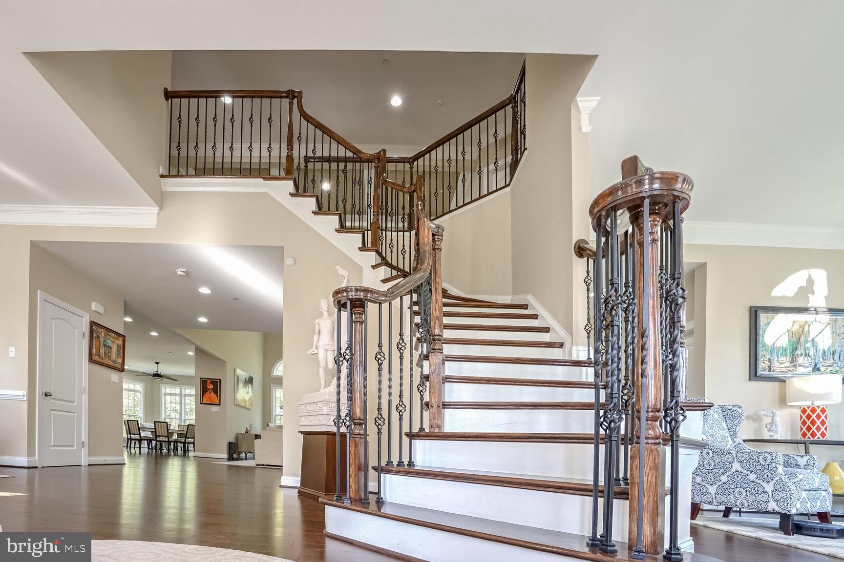 800 LOWER BARN WAY