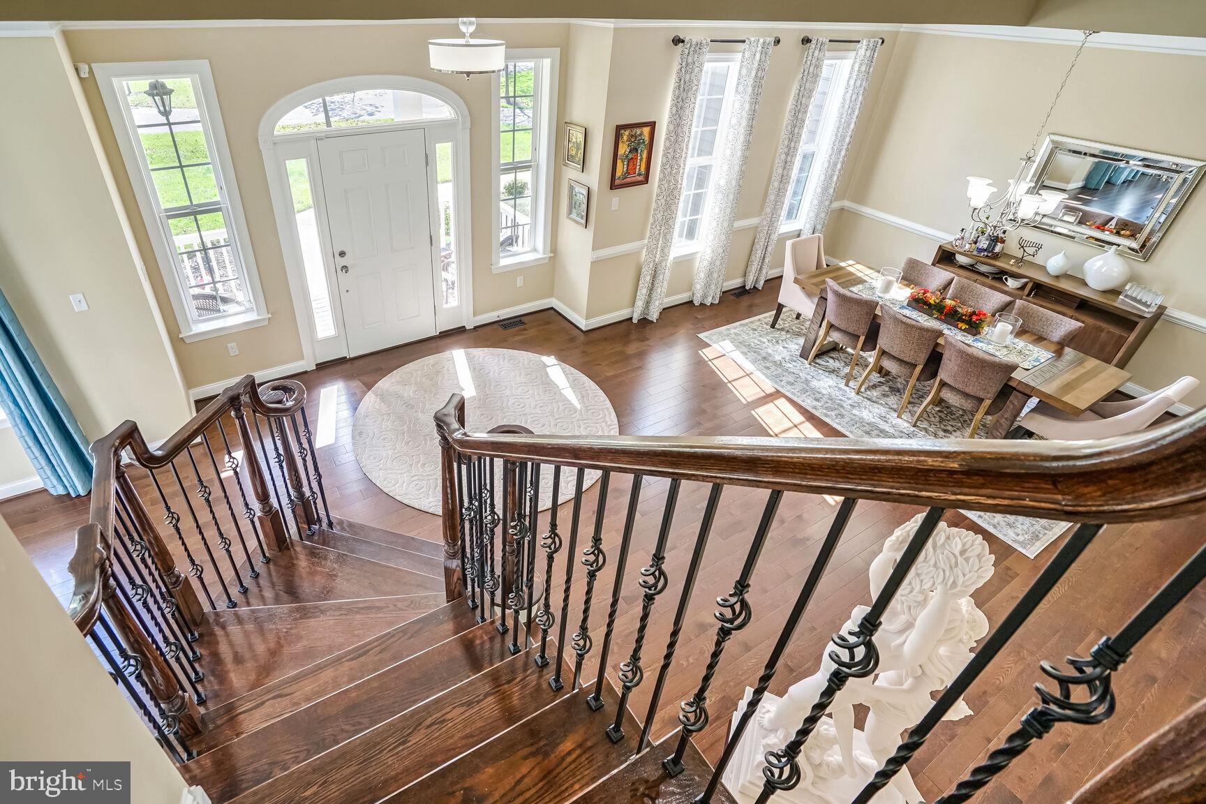800 LOWER BARN WAY