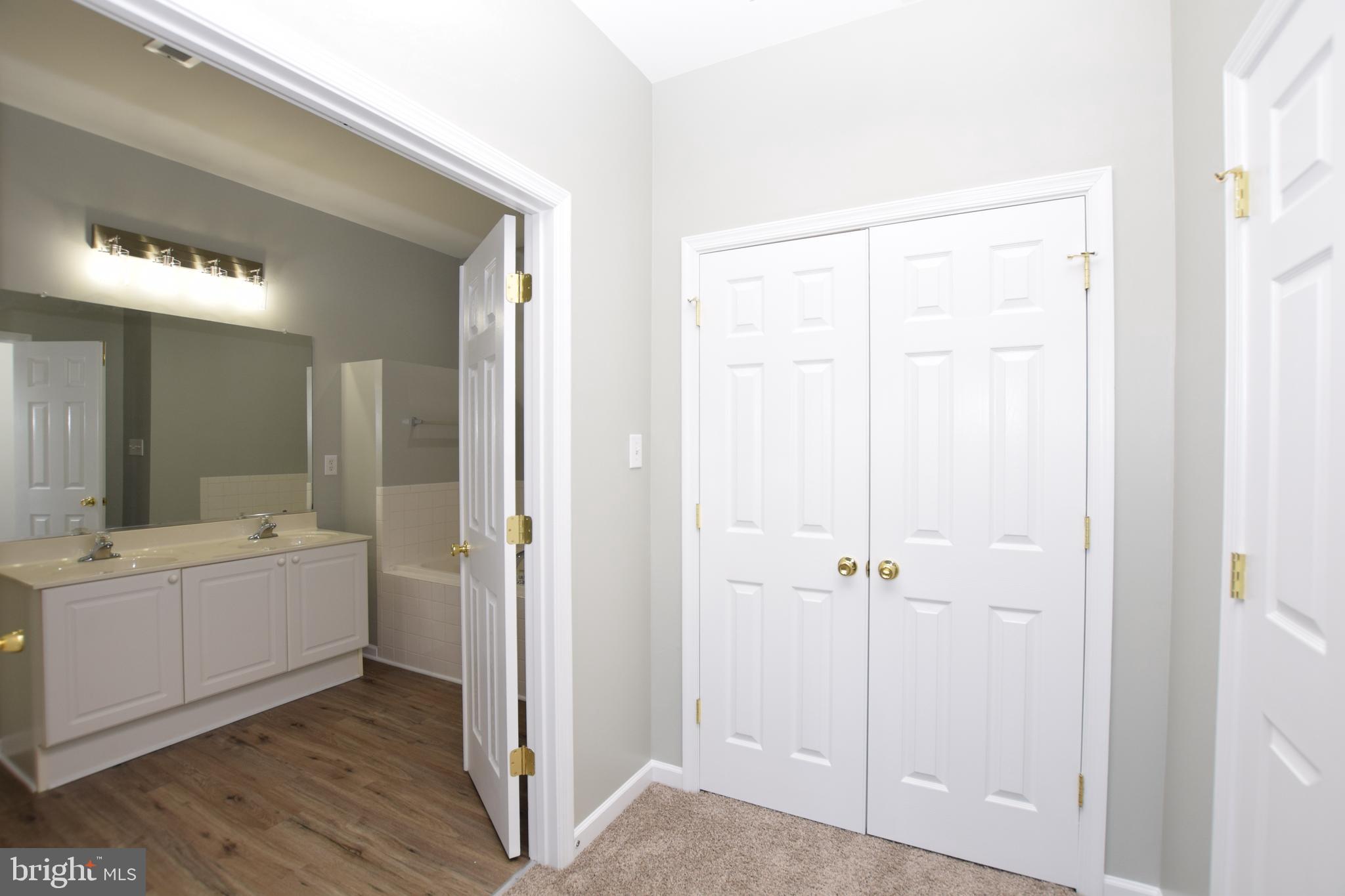 COUNTY GREEN - Residential Lease