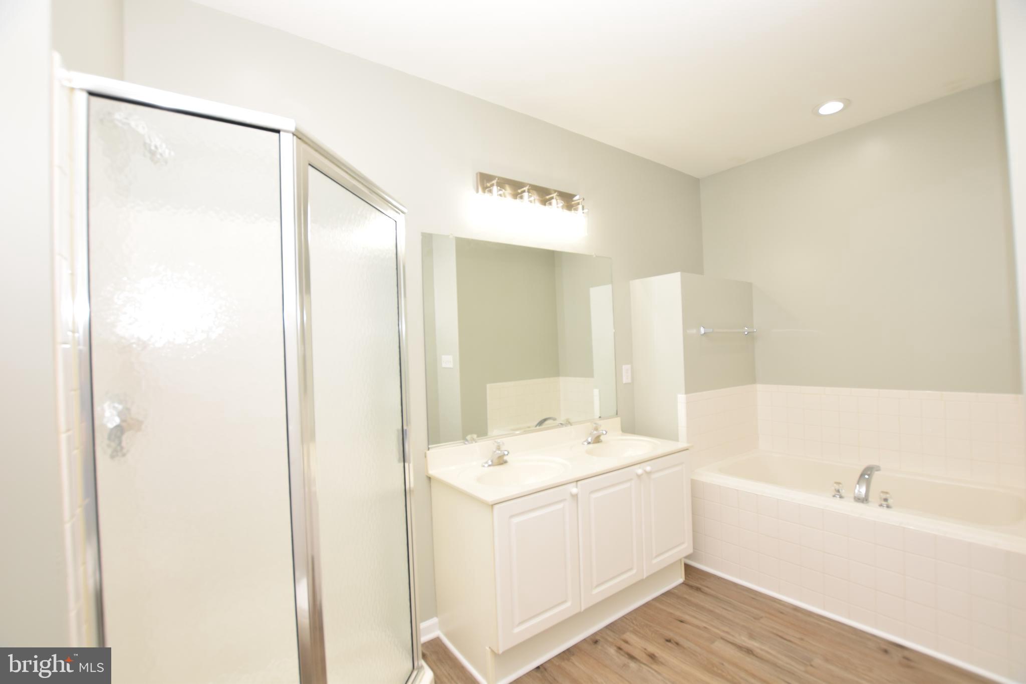 COUNTY GREEN - Residential Lease