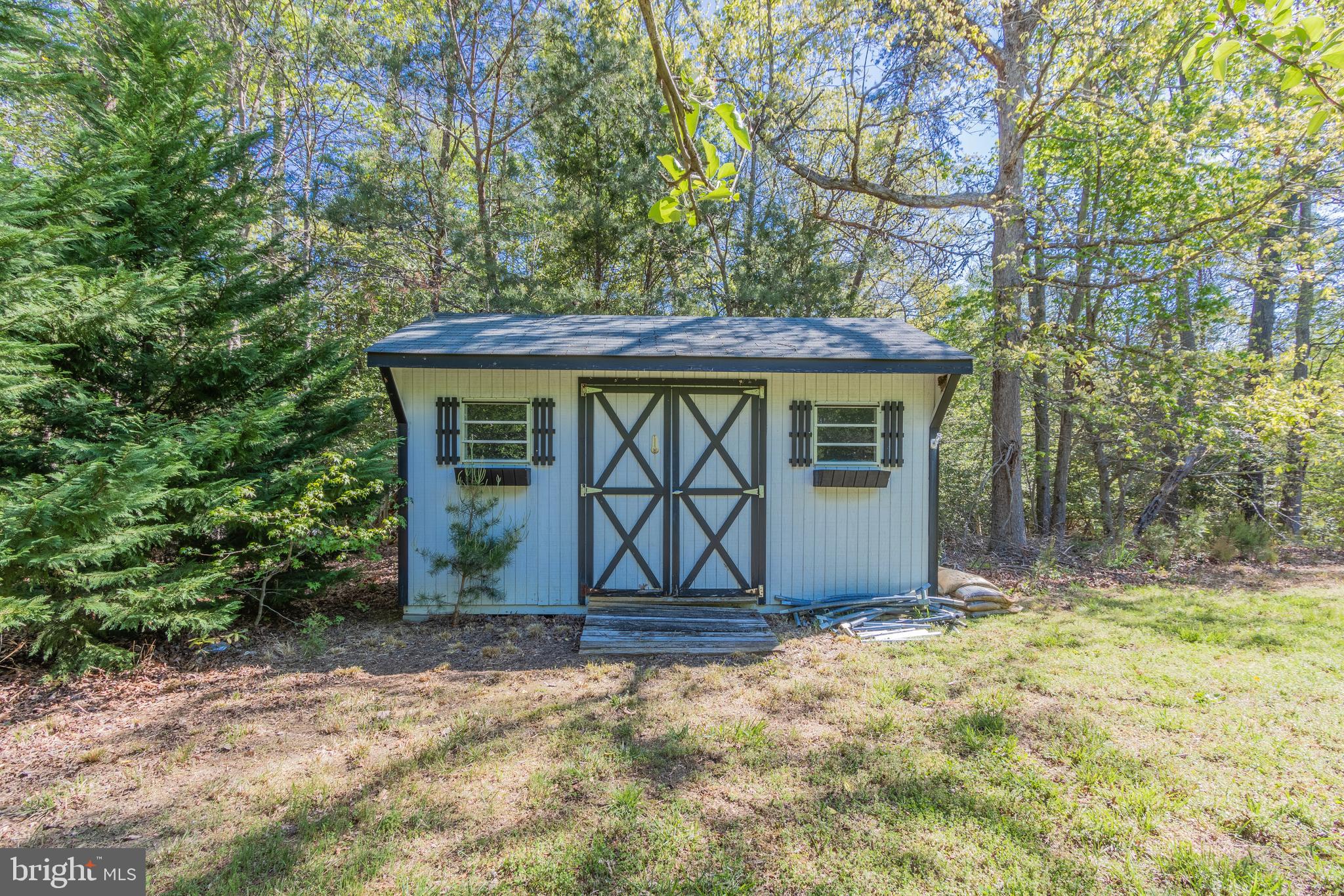 CHAPEL POINT WOODS - Residential