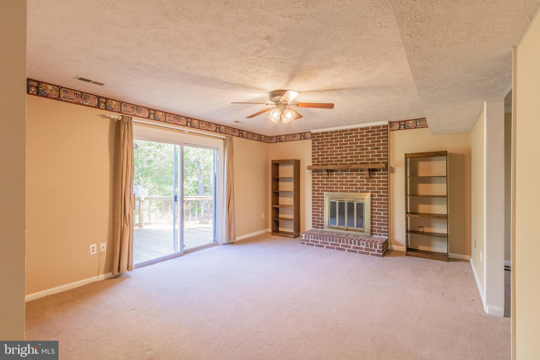 CHAPEL POINT WOODS - Residential