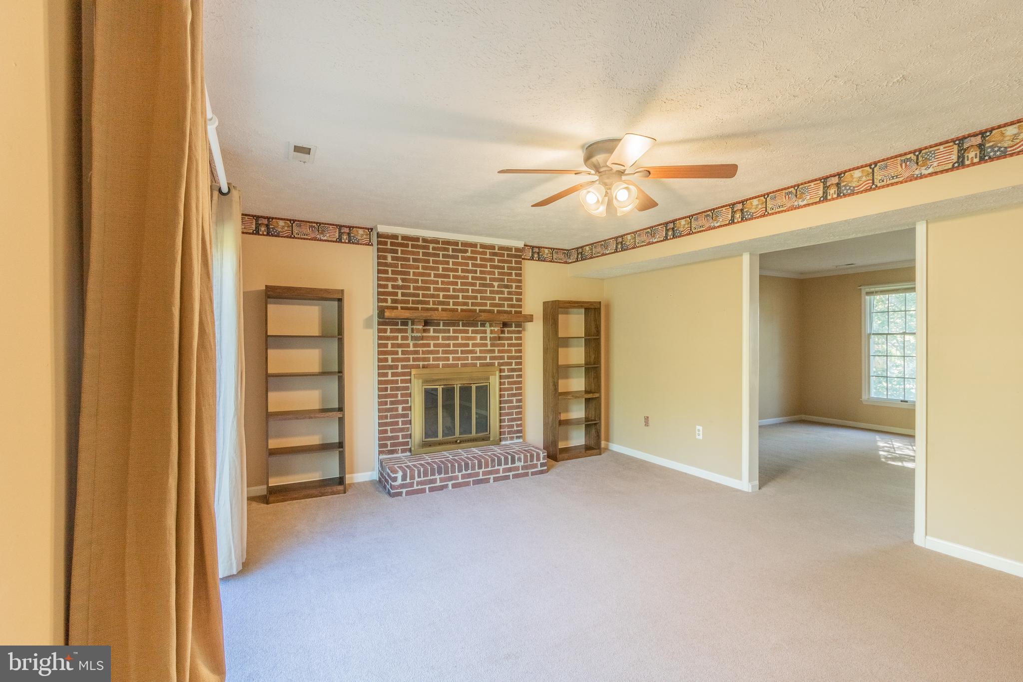 CHAPEL POINT WOODS - Residential