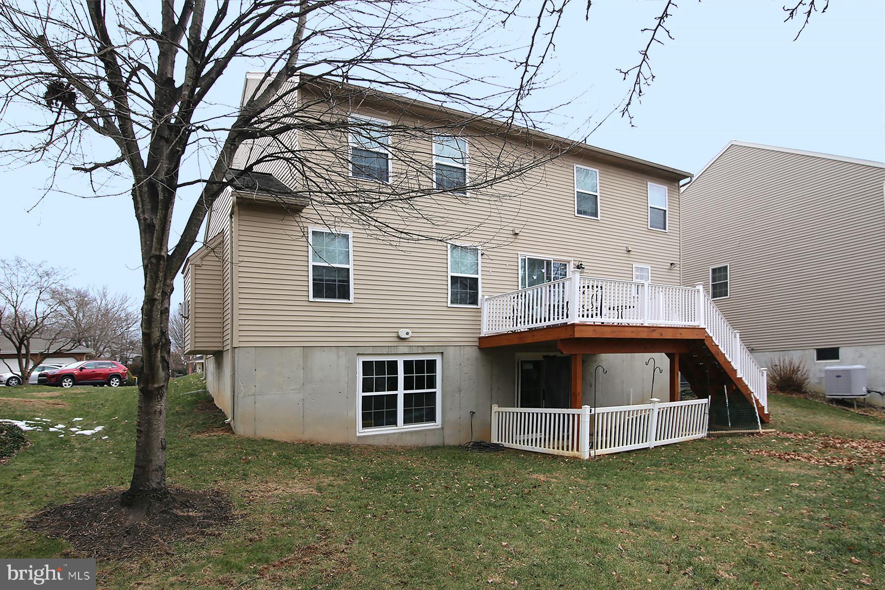 CREEKSIDE - Residential