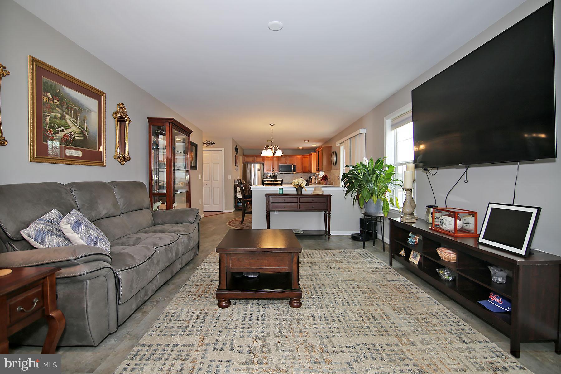 CREEKSIDE - Residential