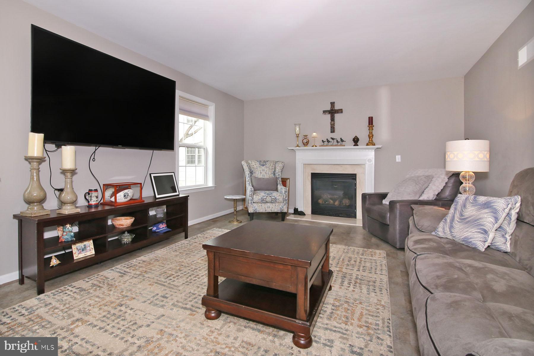 CREEKSIDE - Residential