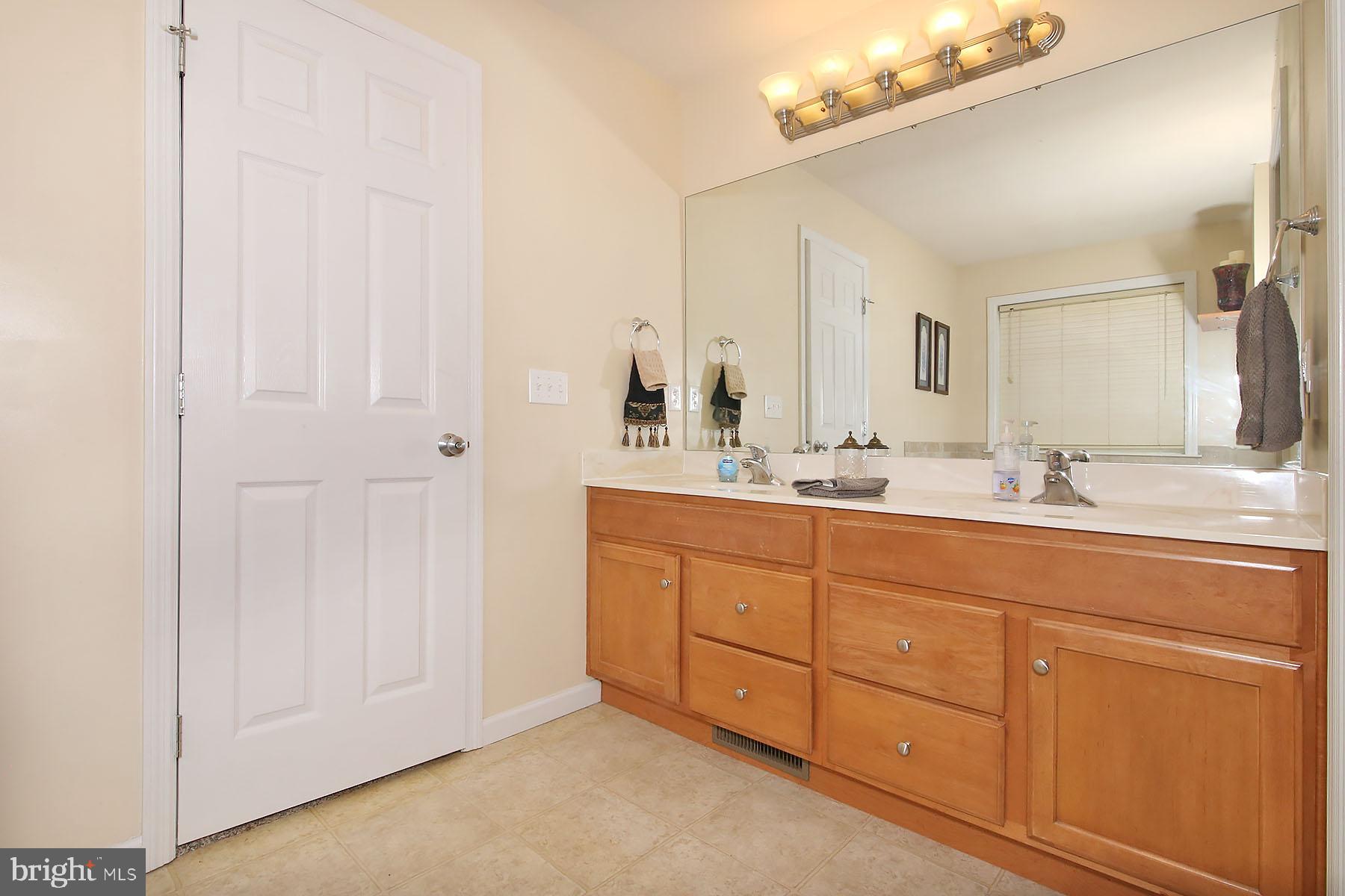 CREEKSIDE - Residential