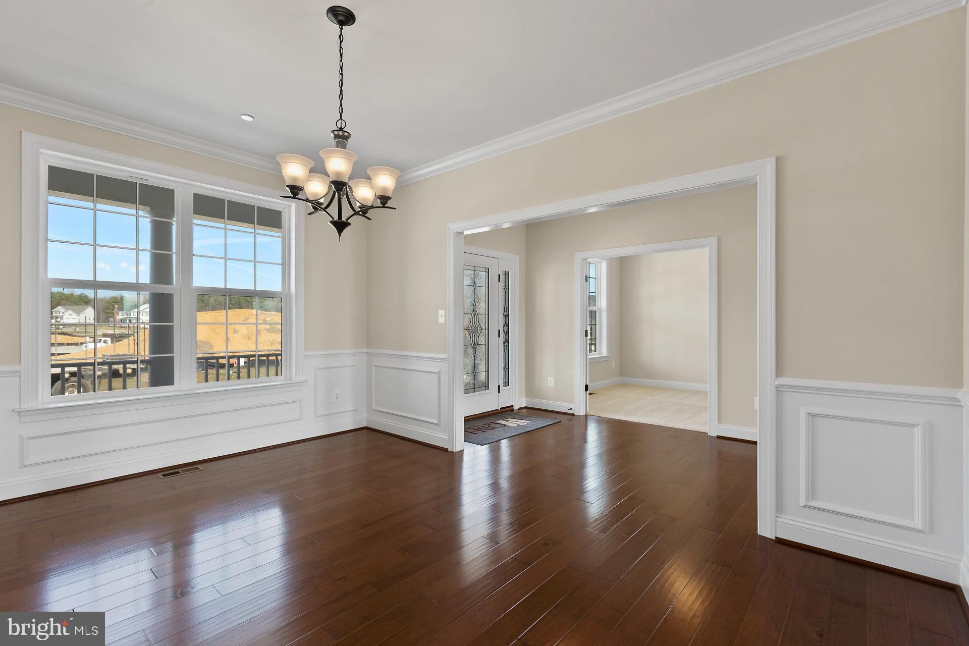 3255 LORING DRIVE