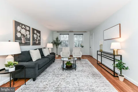 3279 S Stafford Street Unit B2, Arlington, VA MLS: VAAR2069560