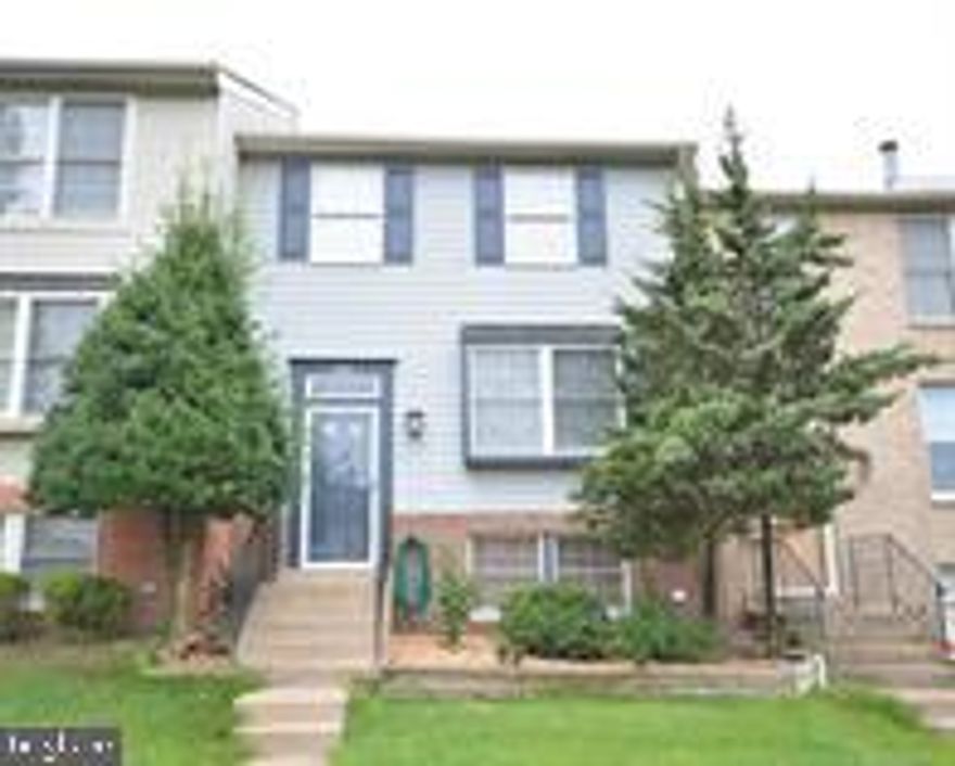 Beautiful modern townhome home located just 1 mile from I-95 in North Stafford. The spacious main level boasts an open concept living room/Dining room. Large, modern kitchen with a breakfast bar & up to date stainless steel appliances. Roomy bedrooms on the second level.  The lower level features a huge rec room as well as a spacious workroom/laundry room. Deck and fenced, tree-lined back yard for entertaining and cooking out. This home is a commuters dream located near Quantico, I95, and Rt 1. This property is currently tenant occupied, the property will not be shown until it is vacant but we are still accepting applications for pre-approval.  All Credit is Considered for this property Pets are considered on a case by case basis.