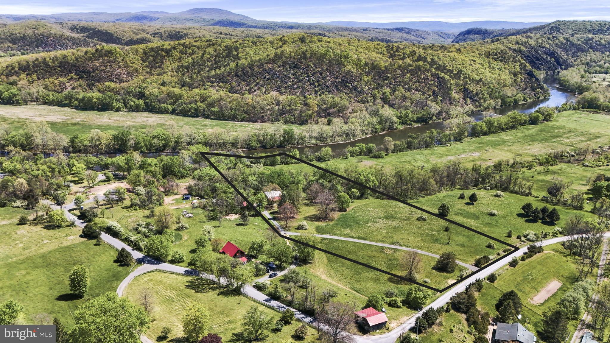 BLUE MEADOWS - Residential