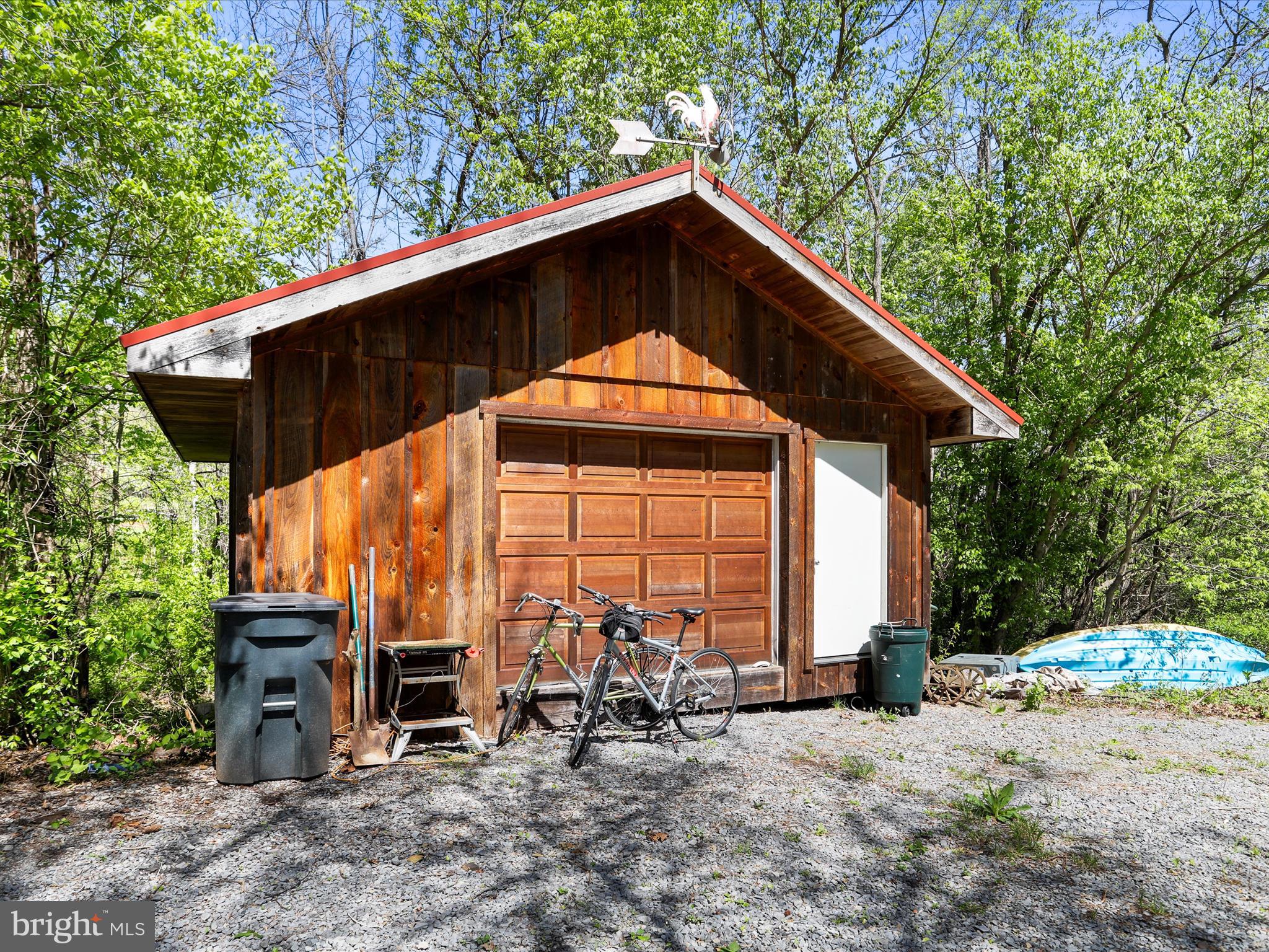 BLUE MEADOWS - Residential