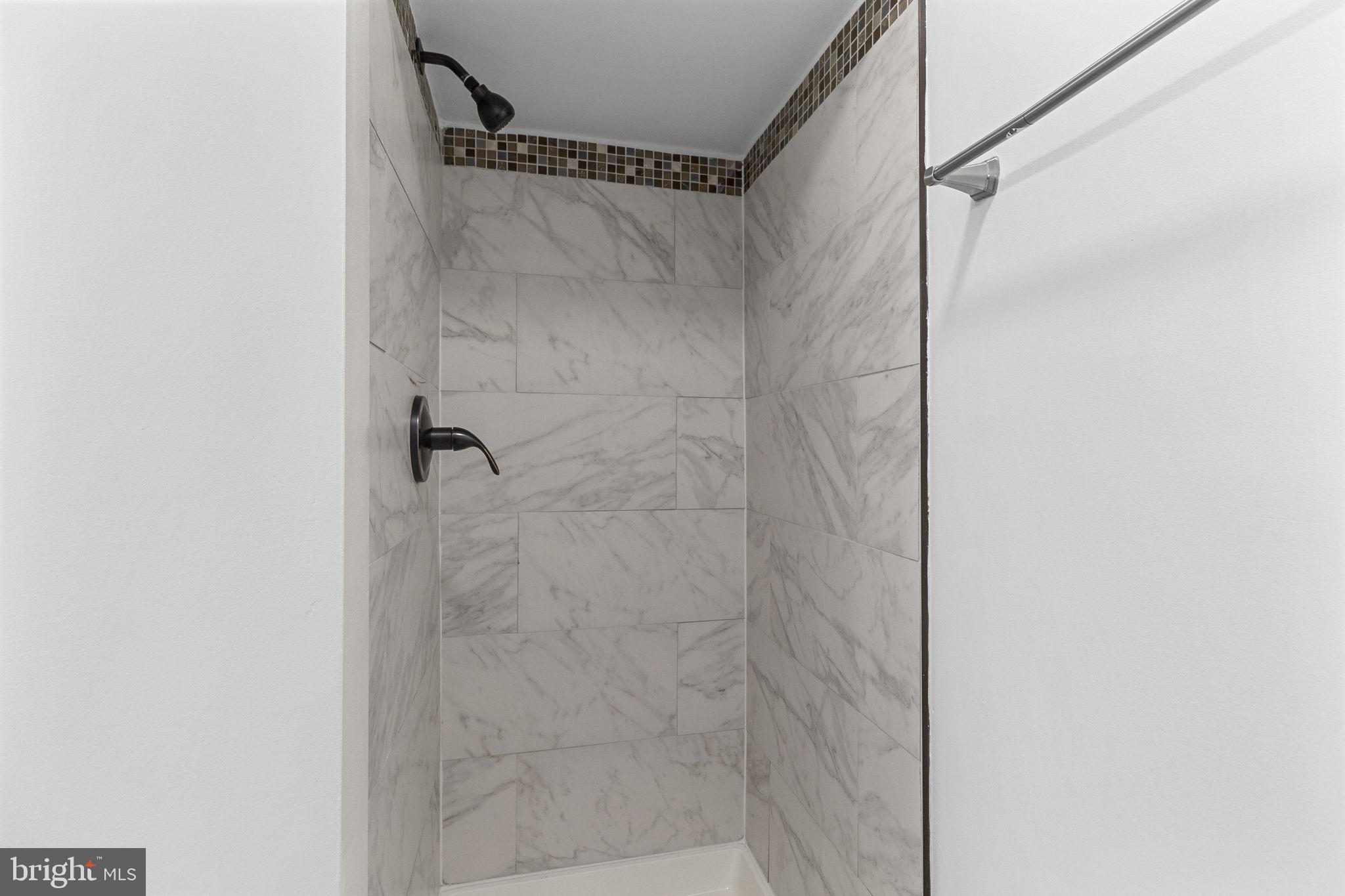 HUNTLEY SQUARE CONDOMINIUMS - Residential