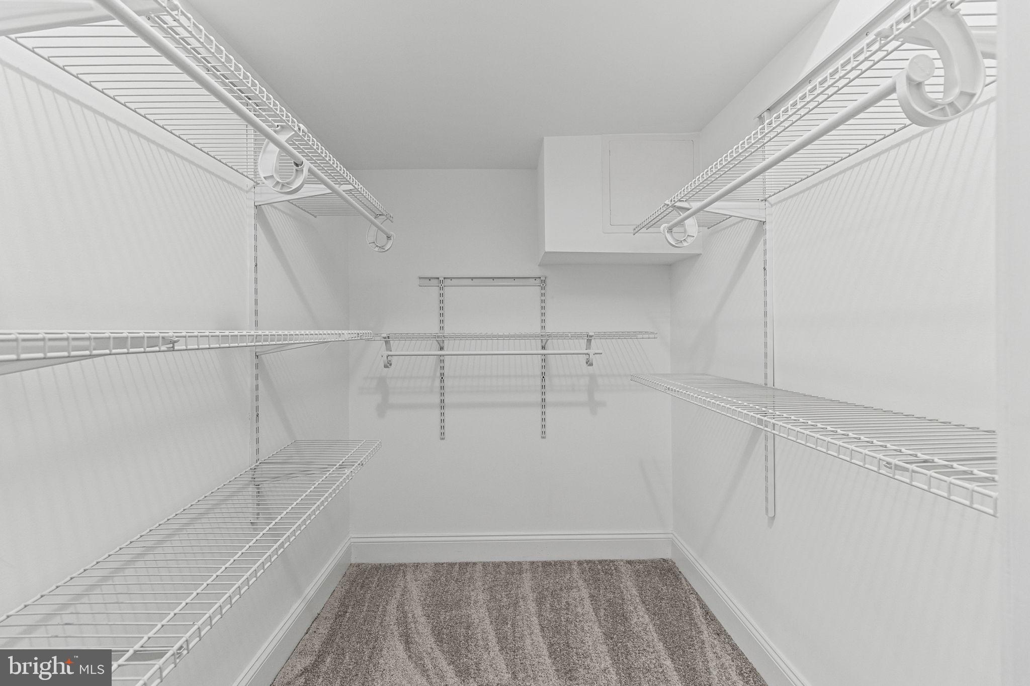 HUNTLEY SQUARE CONDOMINIUMS - Residential