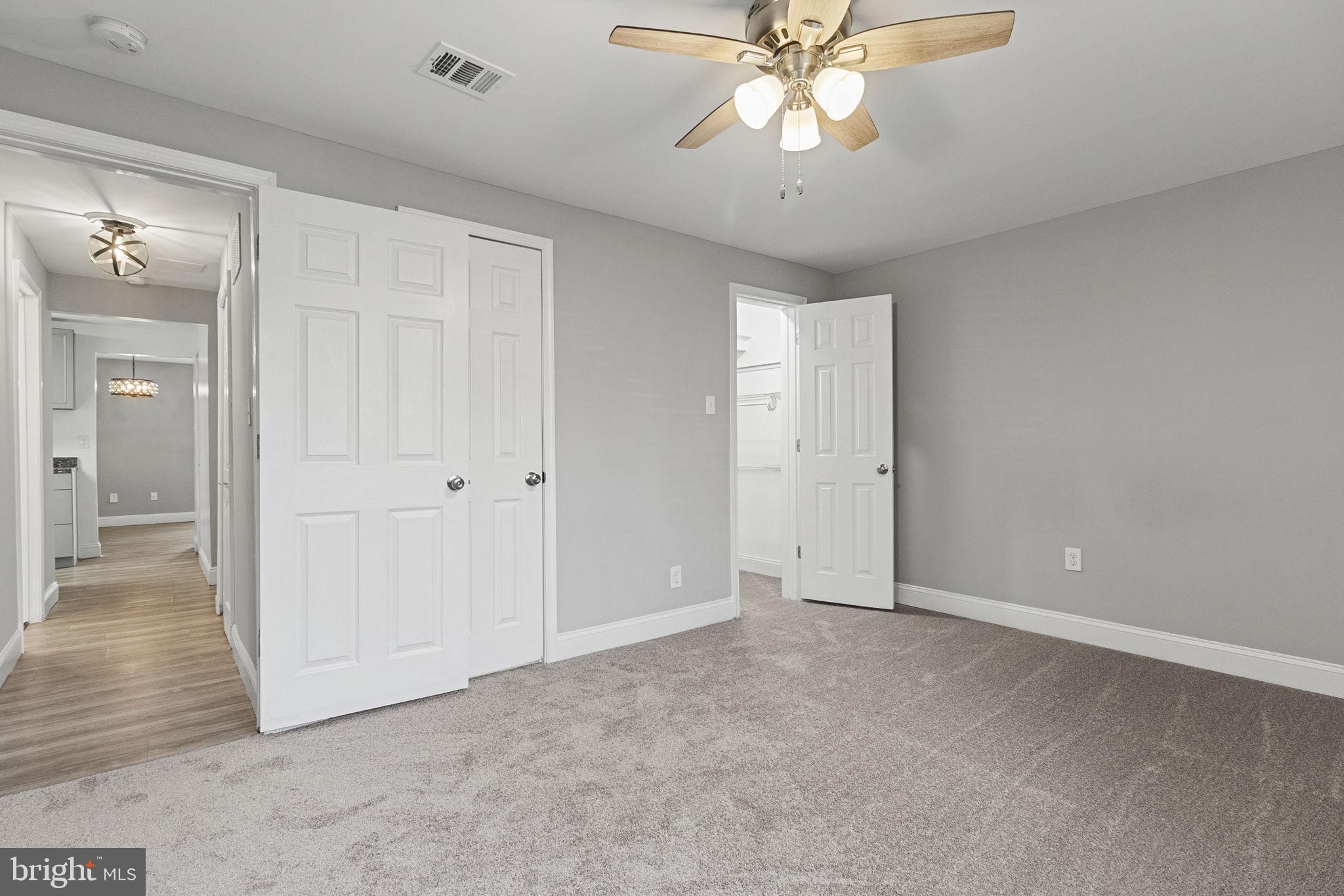 HUNTLEY SQUARE CONDOMINIUMS - Residential