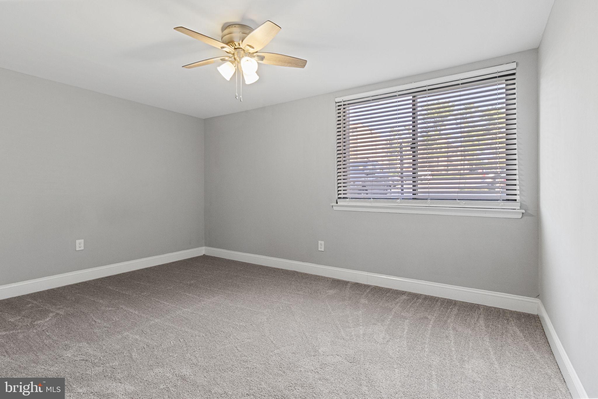 HUNTLEY SQUARE CONDOMINIUMS - Residential