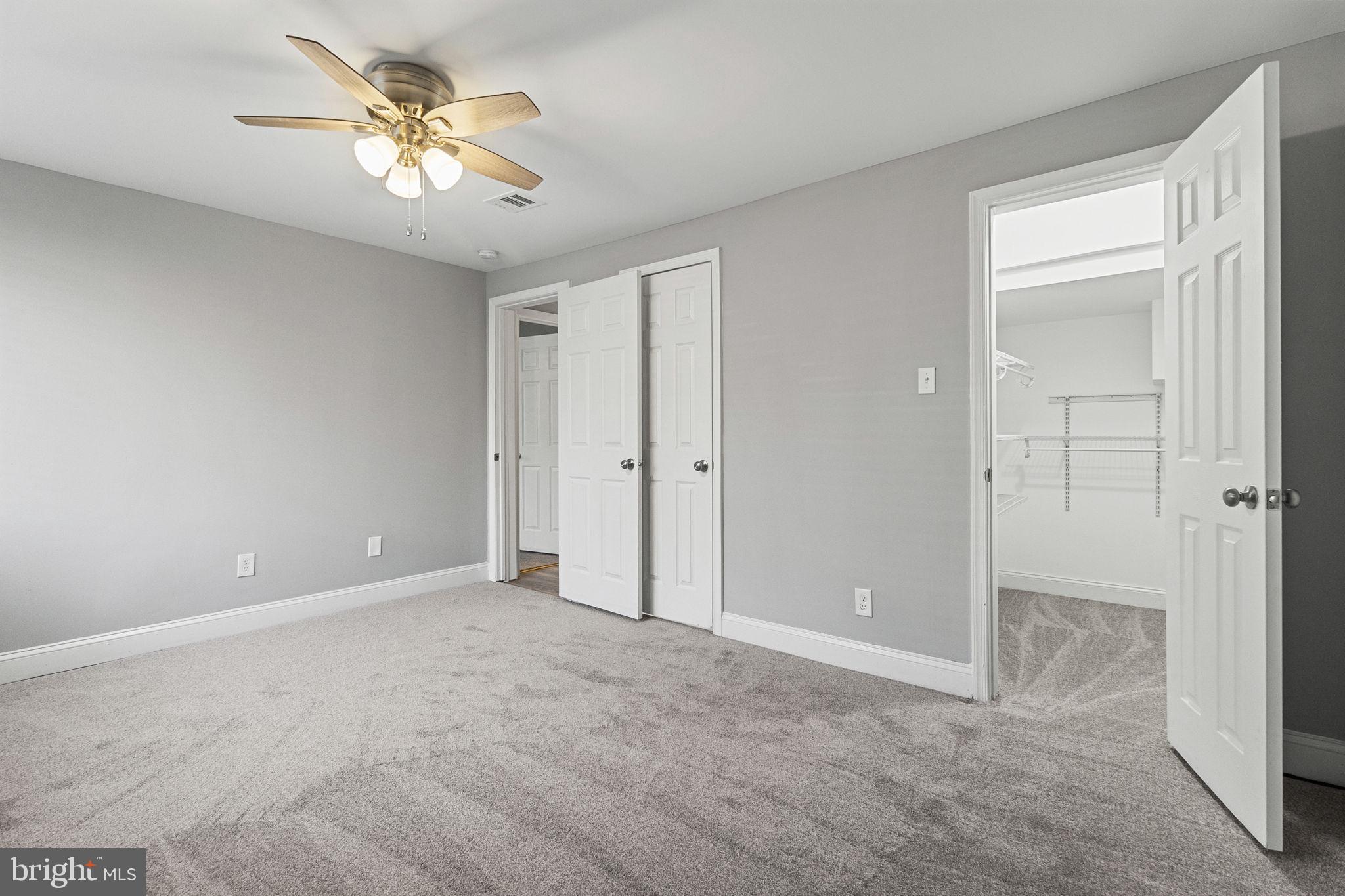 HUNTLEY SQUARE CONDOMINIUMS - Residential